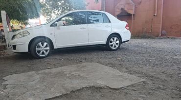 Nissan: Nissan Tiida: 1.8 l | 2011 il Sedan — 2