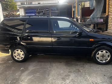 Volkswagen: Volkswagen Passat: 1990 г., 1.8 л, Механика, Бензин, Универсал — 2
