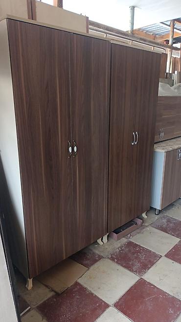Qəhvəyi taxta teksturalı 2 ədəd üçqapılı şkaf - Material