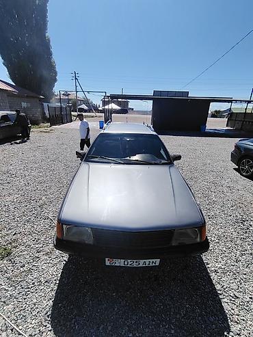 серв машина: Audi 100: 1989 г., 2.3 л, Механика, Бензин, Универсал — 3