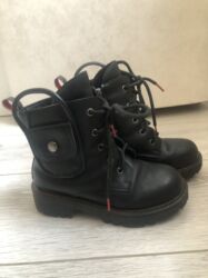 обувь рабочий: Зимние сапоги для девочек. Размер 32 . Кожа . Внутри мех натуральный