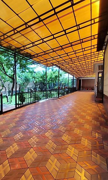 Продажа коттеджей и домов: Продается дом! Город Ош, на Резиденции 10 улица. 8-комнат На втором — 2