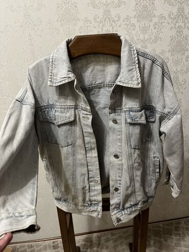 большие джинсовые куртки: Джинсовая куртка, Свободная модель, Осень-весна, M (EU 38)