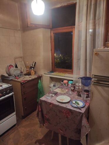 Köhnə tikili: Bakı, Yasamal, 2 otaqlı, Köhnə tikili, m. Elmlər Akademiyası, 50 kv. m — 2