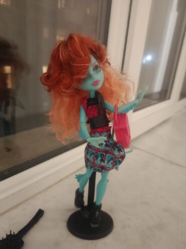 Qədim xalçalar: Əntiq kukla, 2014 il, Plastik, ABŞ