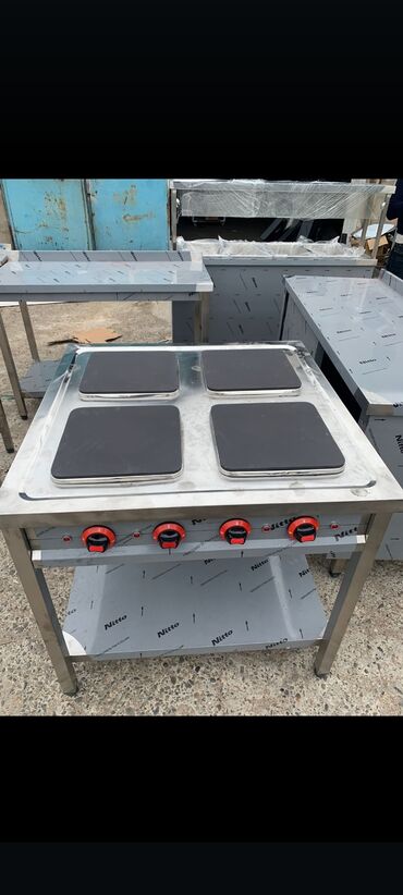 Havalandırma sistemləri: Qırmızı rəngdə olan bu havalandırma sistemi, ofis və ya kommersiya — 11