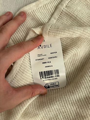 AVRILE brendi, qış kolleksiyası üçün trikotaj kəmərli kəsişməli