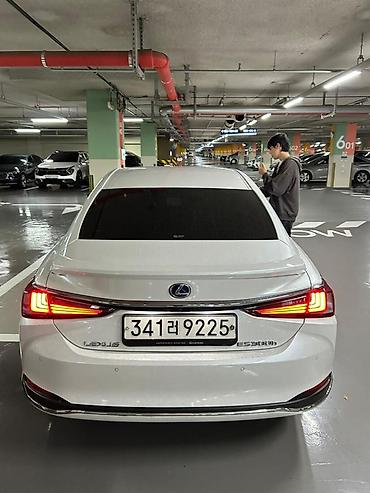 lexis is: Lexus ES: 2021 г., Автомат, Гибрид, Седан — 5
