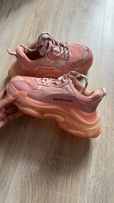 туфили ош: Кроссовки Balenciaga Triple S розового цвета с массивной трехслойной