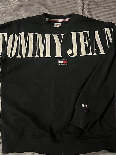 Tommy Jeans unisex svitşört - Rəng: qara - Model: crewneck (dairəvi lalafo.az -da Tommy Jeans unisex svitşört - Rəng: qara - Model: crewneck (dairəvi