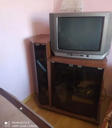 tv altliq: Tv JVC ve altliq birlikde 90 man. Unvan Sumqayit (Coratin giriwi)