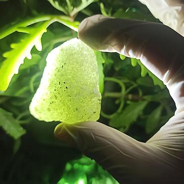 Dekorativ daşlar: Təbii Yaşıl Kristal Daş Satılır | Hədiyyə və Kolleksiya üçün Enerji — 5