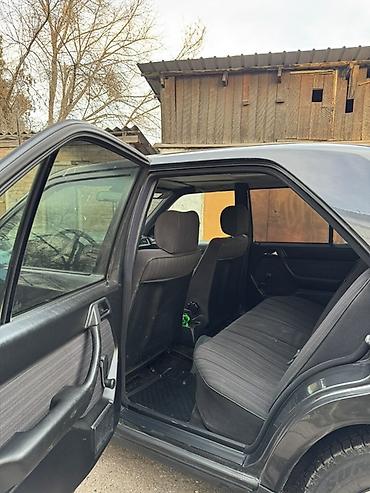 Mercedes-Benz: Mercedes-Benz W124: 1990 г., 2.3 л, Механика, Бензин, Седан — 5