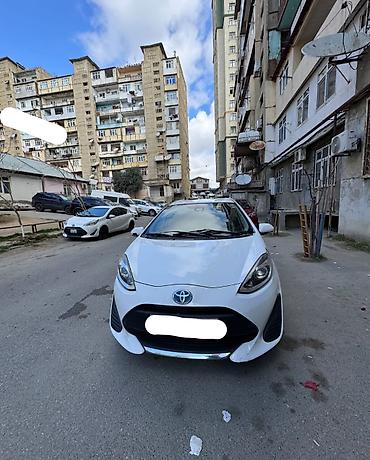 mini cooper kreditle: Toyota Aqua (Hybrid) – şəhər üçün ideal, aşağı yanacaq sərfi ilə — 2