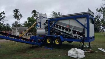 пневмонагнетатель для полусухой стяжки цена: Мини мобильный бетонный завод Производительность 10-40кубов в час