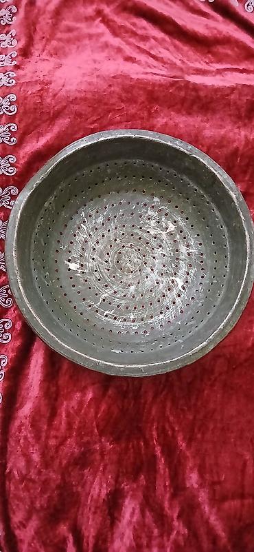 duyu: Mis süzgəc qab - Material: qalın divarlı mis - Forma: dairəvi, dərin — 2