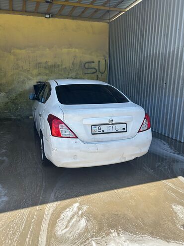 kvadrasikl satisi: Nissan Sunny: 1.5 л | 2012 г. Седан
