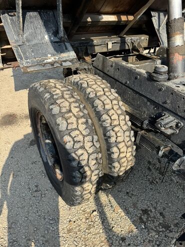 Yük maşınları: Yük maşını – GAZ (kabinə və ön hissə klassik GAZ-53/52 tipli), arxa — 11