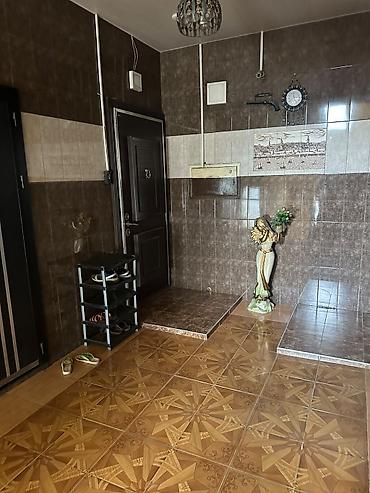 nahcivan ev kiralari: Bakıxanov qəs., 3 otaqlı, Yeni tikili, m. Neftçilər, 126 kv. m — 1
