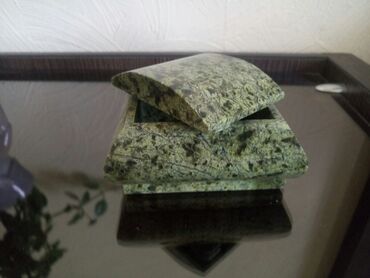 Шкатулка, со съемной крышкой, камень "змеевик”, ручная работа. размер