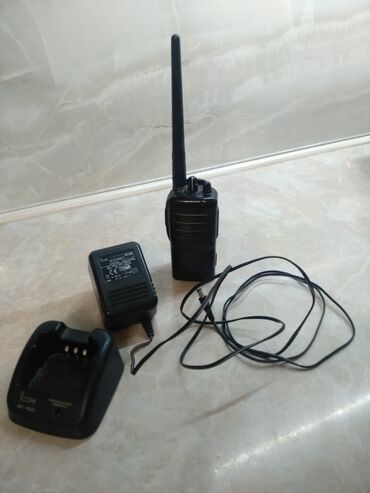 где можно купить рацию: Рация Icom (портативная) с комплектом аксессуаров. В комплекте: -