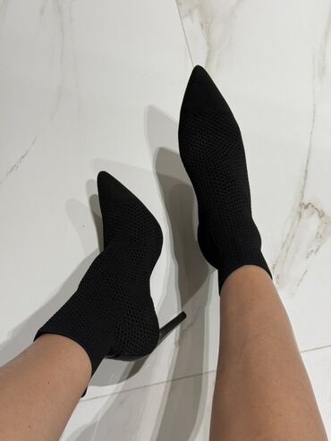 Botinka və botilyonlar: Zara. Надела один раз на мероприятие. Как новая. Размер 38. Удобная -da lalafo.az — 9 Botinka və botilyonlar: Zara. Надела один раз на мероприятие. Как новая. Размер 38. Удобная — 9