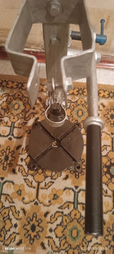 Другие инструменты: Продаю инструменты:Точило, двигатель на 220 в,180 вт,2800 оборотов — 12