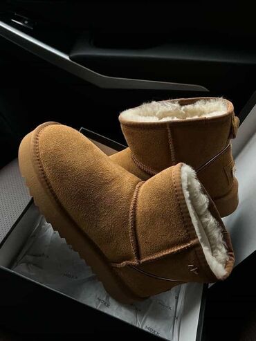 Ugg obuća: Ugg mini čizme — 8
