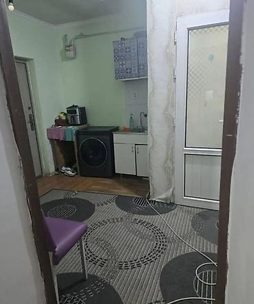 flat osh: Сдается 1‑комнатная квартира в районе Центральной мечети. Планировка — 2