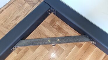 Kreveti: Kreveti su izradjeni od kvalitetnog drveta i celicne konstrukcije — 7