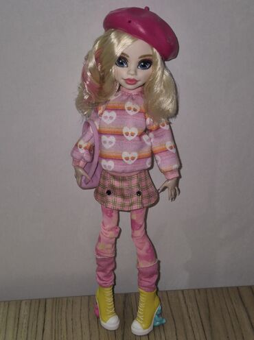 Enid sinclair Monster High. İdeal veziyyetdedi, butun aksesuarlari