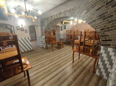 Digər kommersiya daşınmaz əmlakı: Obyekt 100 m2-dir. Yeni təmir olunub. Əşyalı olaraq verilir. İçində — 6