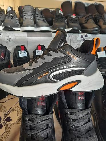 Кроссовки и спортивная обувь: Кроссовки мужские/унисекс, повседневные и для бега Описание: - Лёгкая — 2