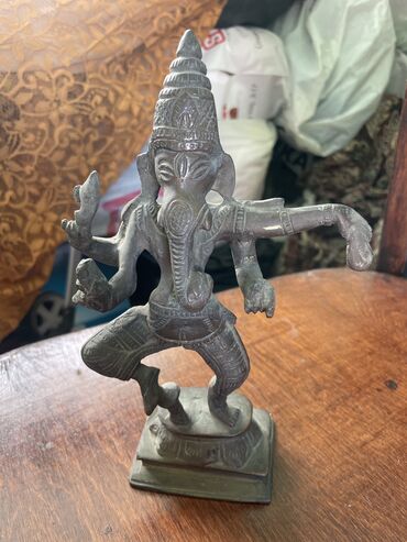 hörümçək adam şəkilləri: Fiqur, rəng - Qəhvəyi