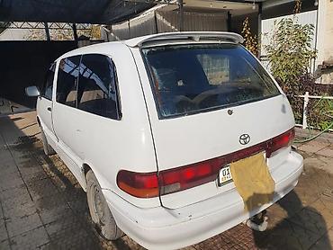 1992: Toyota Previa: 1992 г., 2.4 л, Механика, Бензин, Минивэн — 8