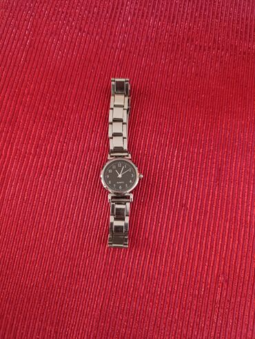 omega sat: Classic watch, Female