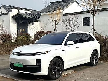 Lixiang: Lixiang L7: 2023 г., 1.5 л, Автомат, Электромобиль, Кроссовер — 1