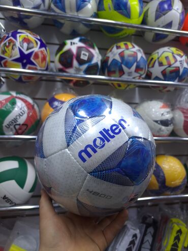 Мячи: Мяч футбольный оригинальный 
molten vintagio