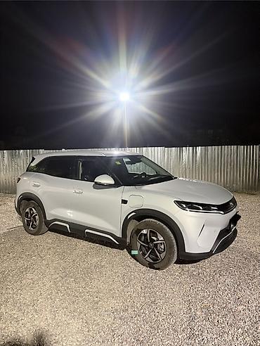 kaiyi e5: BYD Yuan Up: 2025 г., Электромобиль, Кроссовер — 1