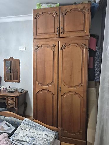 Yataq otağı dəstləri: Klassik üslubda yataq otağı dəsti - Material: massiv ağac (təbii ağac — 12