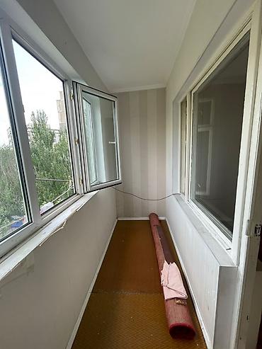 квартира 11мкр: 1 комната, 33 м², 12 мкр 105 серия, 5 этаж, Старый ремонт — 1
