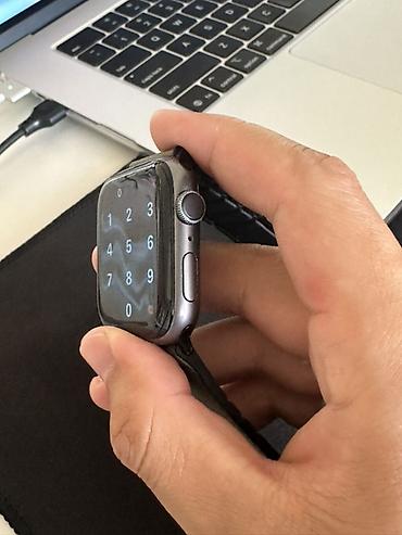mi bend: Apple Watch Series 4 (GPS) - Корпус: алюминий, темно‑серый цвет — 5