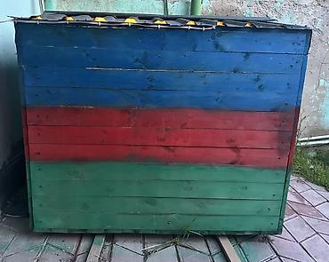 Yuvalar: Ağacdan hazırlanmış rəngli it evi/volyer - Material: qalın taxta — 1