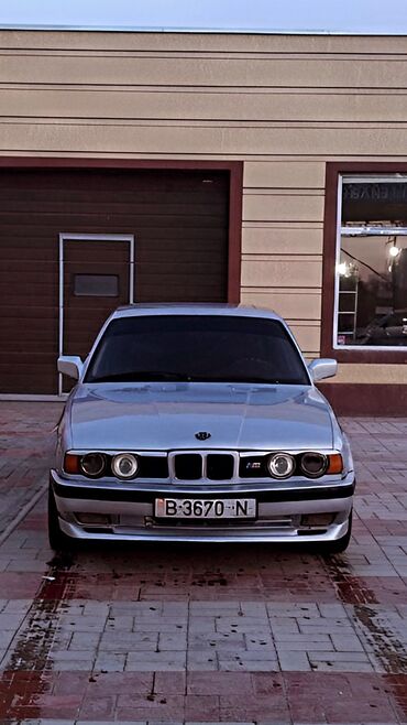 вмв е 30: BMW 5 series: 1991 г., 2 л, Механика, Бензин, Седан