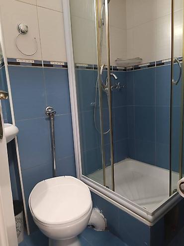 prodajem kuću za 3.000 evra prodaja kuća do 5000 eura: Izdajem renoviran 1.0 stan u Paviljonima, 35 m2. 2/5, pogled na park — 5
