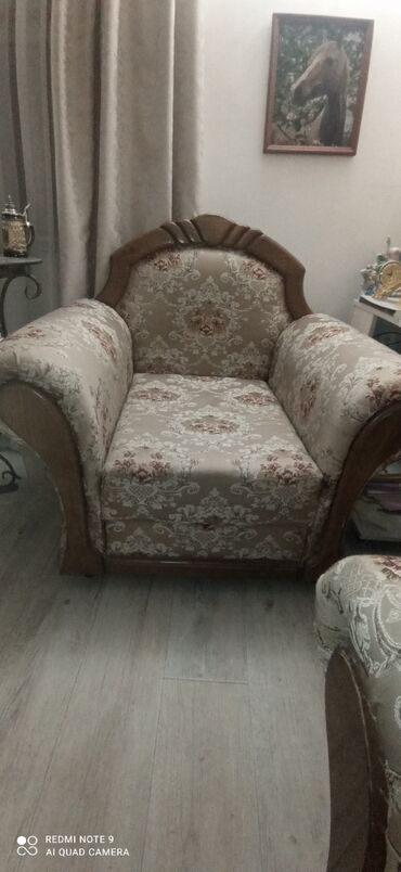 реставрация диванов: Прямой диван, цвет - Бежевый, Б/у