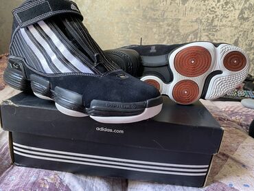 Кроссовки и спортивная обувь: Продаю оригинальные баскетбольные кроссовки Adidas TS supernatural CRE