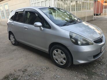 автомобиль за 200000: Honda Fit: 2003 г., 1.3 л, Вариатор, Бензин, Универсал