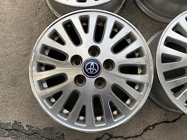 купить диски на тойоту: Литые Диски R 15 Toyota, Комплект, отверстий - 5, Б/у — 5