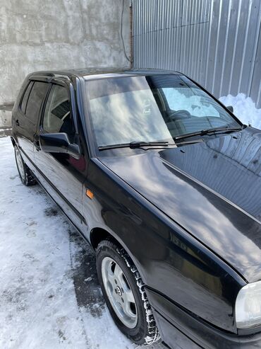 Volkswagen: Volkswagen Golf: 1992 г., 1.8 л, Механика, Бензин, Хэтчбэк